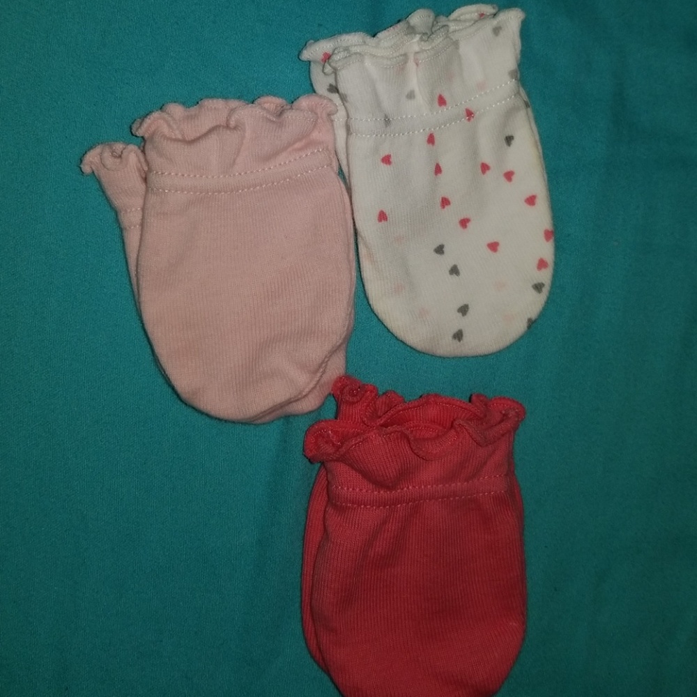 Baby scratch  mittens